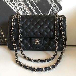 Very cute black quilted chain bag